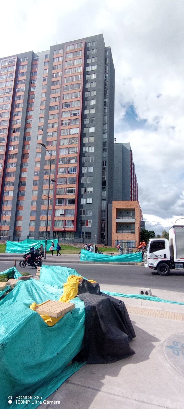 Retiro de lonas y materiales de protección al cierre de la obra