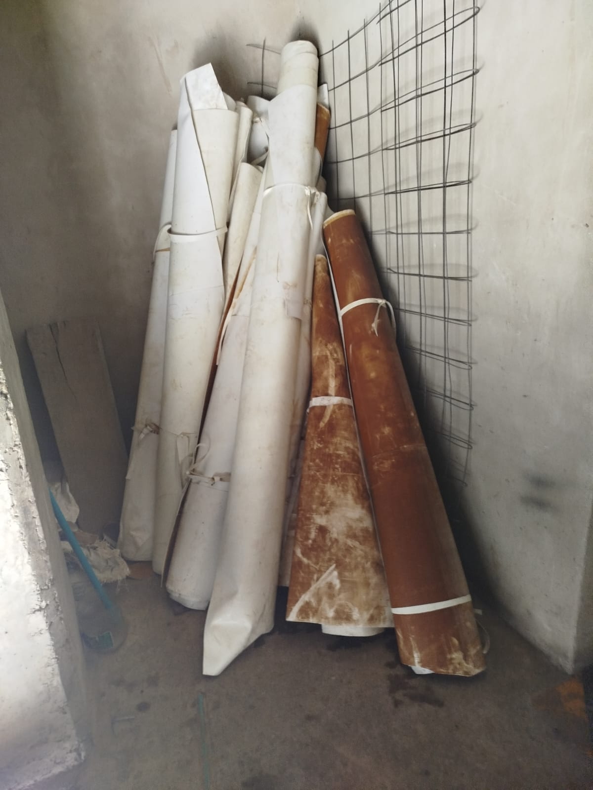 Rollos de membrana PVC DANOPOL en obra