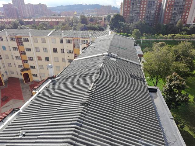 Cubierta a dos aguas hacia la zona verde